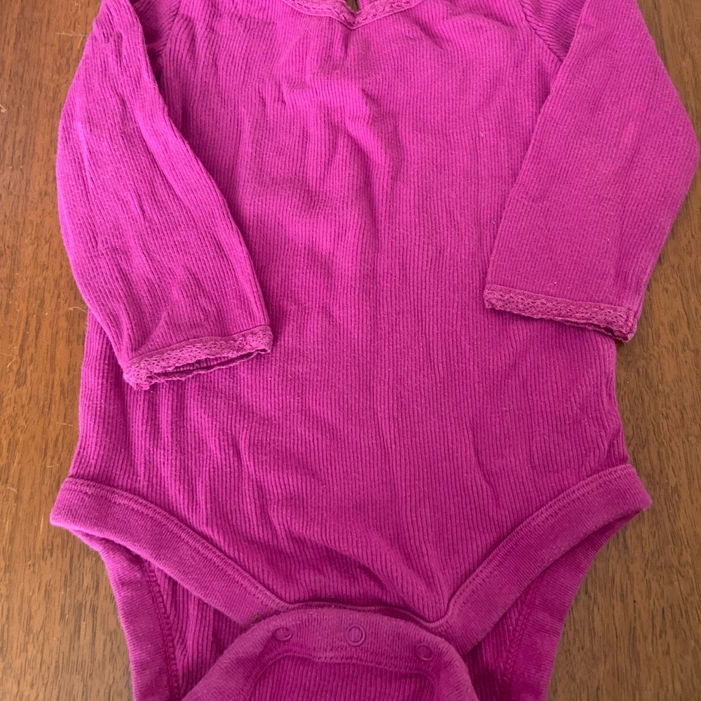 🍓3/$10 BabyGap Vibrant Pink Long Sleeve Bodysuit